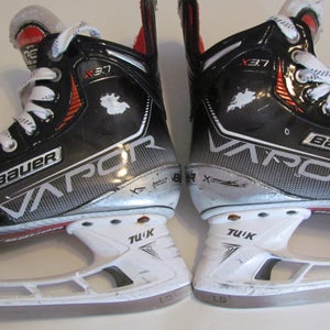 Bauer Vapor X3.7 Hockey Skates Regular Width Size 5.5 (Used)