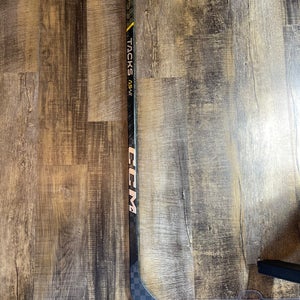 Junior CCM Tacks AS-VI Right Handed Hockey Stick P28  (Used)