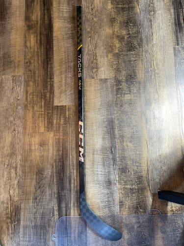 Junior CCM Tacks AS-VI Right Handed Hockey Stick P28 (Used)