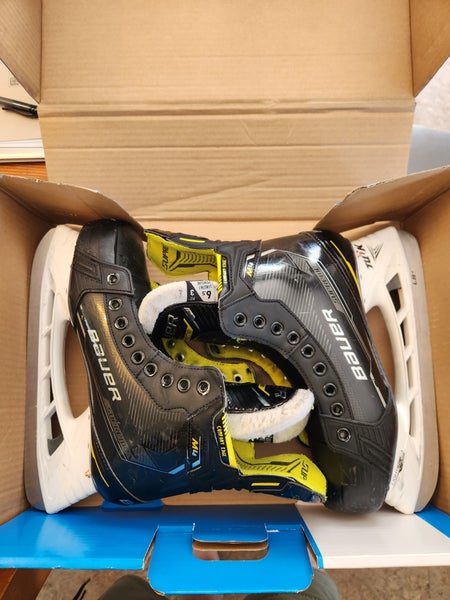 2023 Bauer Supreme M4 Hockey Skates 6.5 (Used)