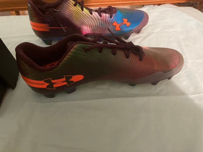 Free Shipping! Men's Under Armour Low Top Team Spotlight 40 cs (New)