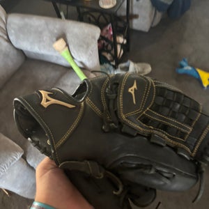 2019 Mizuno RH Infield Classic Pro Soft Baseball Glove 11.25" (Used)