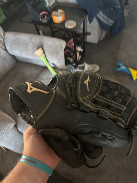 2019 Mizuno RH Infield Classic Pro Soft Baseball Glove 11.25" (Used)