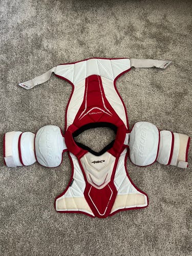 Senior Medium Bauer Vapor APX2 Shoulder Pads (Used)