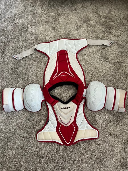 Senior Medium Bauer Vapor APX2 Shoulder Pads (Used)