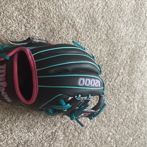 Wilson RH Infield A2000 Baseball Glove 11.5" (New)