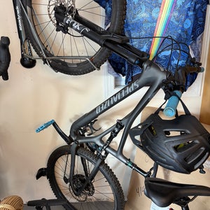 Men's 2022 Specialized Stumpjumper Mountain Bike (Used)