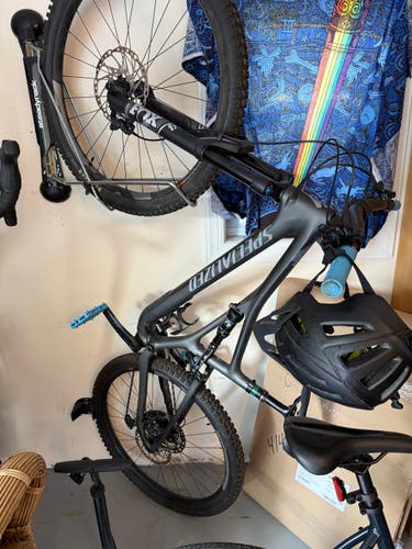 Men's 2022 Specialized Stumpjumper Mountain Bike (Used)