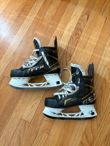 CCM AS3 PRO SKATES Size 7.5D
