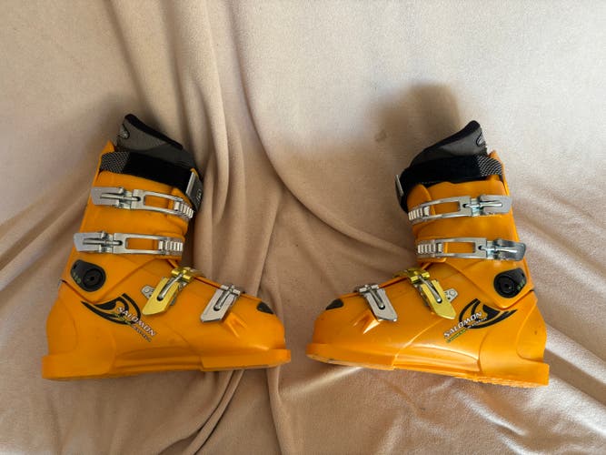 Men's Salomon All Mountain Ski Boots (Used)
