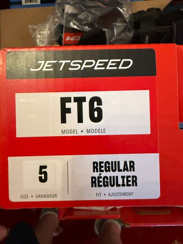 *Unused* Size 5 CCM JetSpeed FT6 Hockey Skates Regular Width