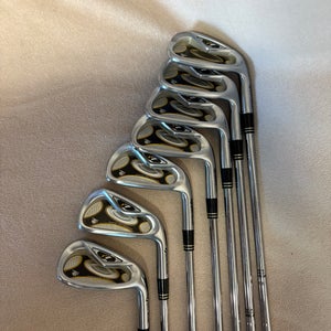 Men's TaylorMade r7 Right Handed Iron Set Uniflex 7 Pieces Steel Shaft (Used)