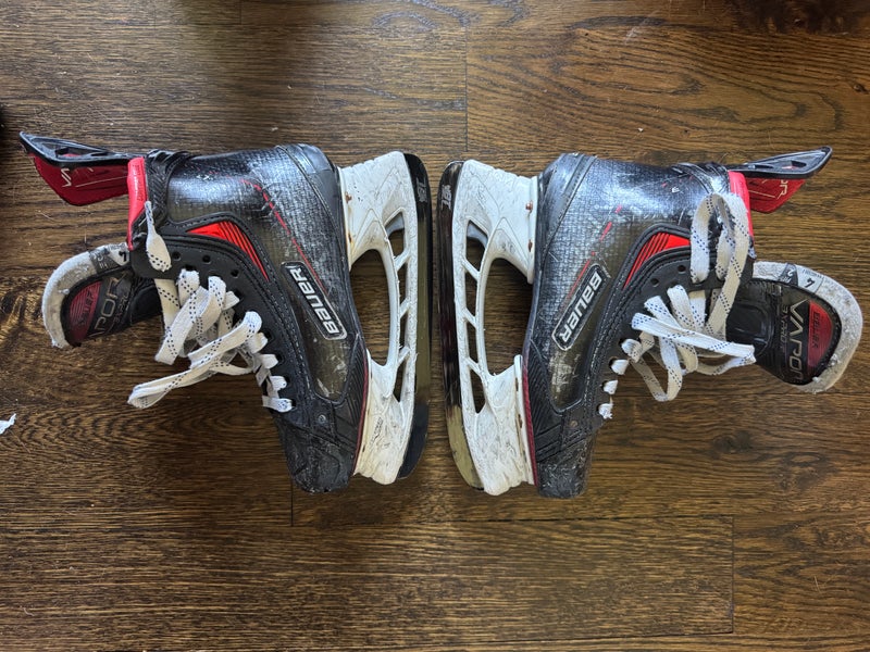 Bauer Vapor 3X Pro Hockey Skates Regular Width Size 4 Fit2 (Used)