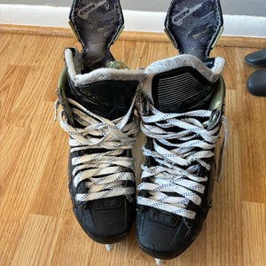 CCM As570 hockey skates