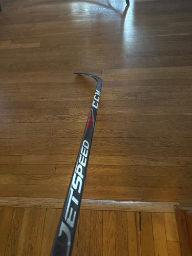 Intermediate CCM JetSpeed Right Handed Hockey Stick P40 (Used)