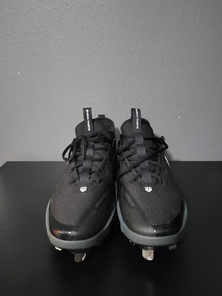 Black Men's Size M 10.5 (W 11.5) Nike (New)