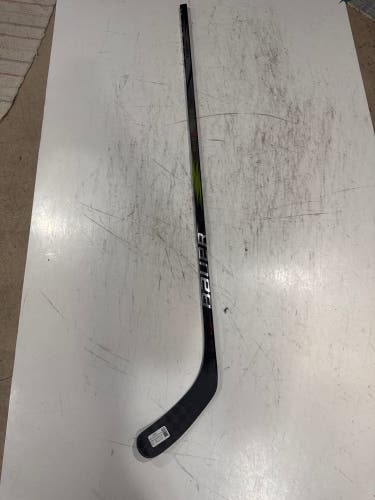Senior Bauer Vapor Hyperlite 2 Right Handed Hockey Stick P90TM (New)