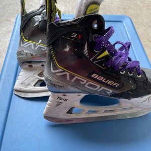 Bauer Vapor 3X Hockey Skates  Size 3 (Used)