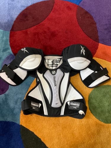 Senior Large Reebok NHL Silver Series Shoulder Pads (Used)