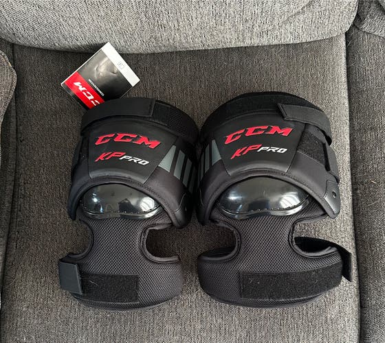 CCM KP pro senior knee guards (new)