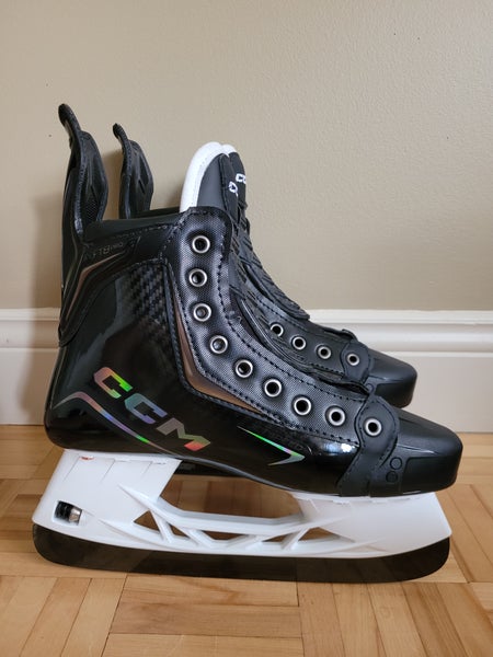Size Senior 7.5 regular width (Fit 2) CCM JetSpeed FT8 Pro Hockey Skates MIC Pro Stock Skates