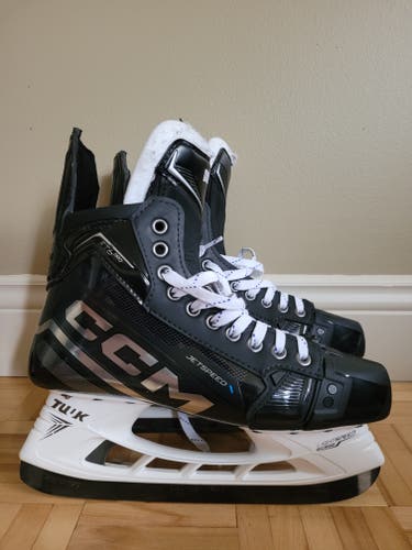 Size Senior 7.5 regular width (Fit 2) Used CCM JetSpeed FT6 Pro Hockey Skates MIC Pro Stock Skates