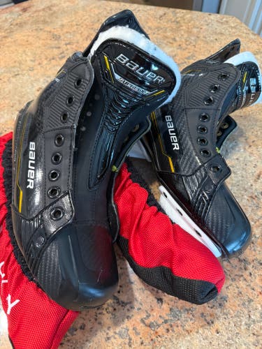 Bauer Supreme M5 Pro Hockey Skates Wide Width Size 4.5 (Used)
