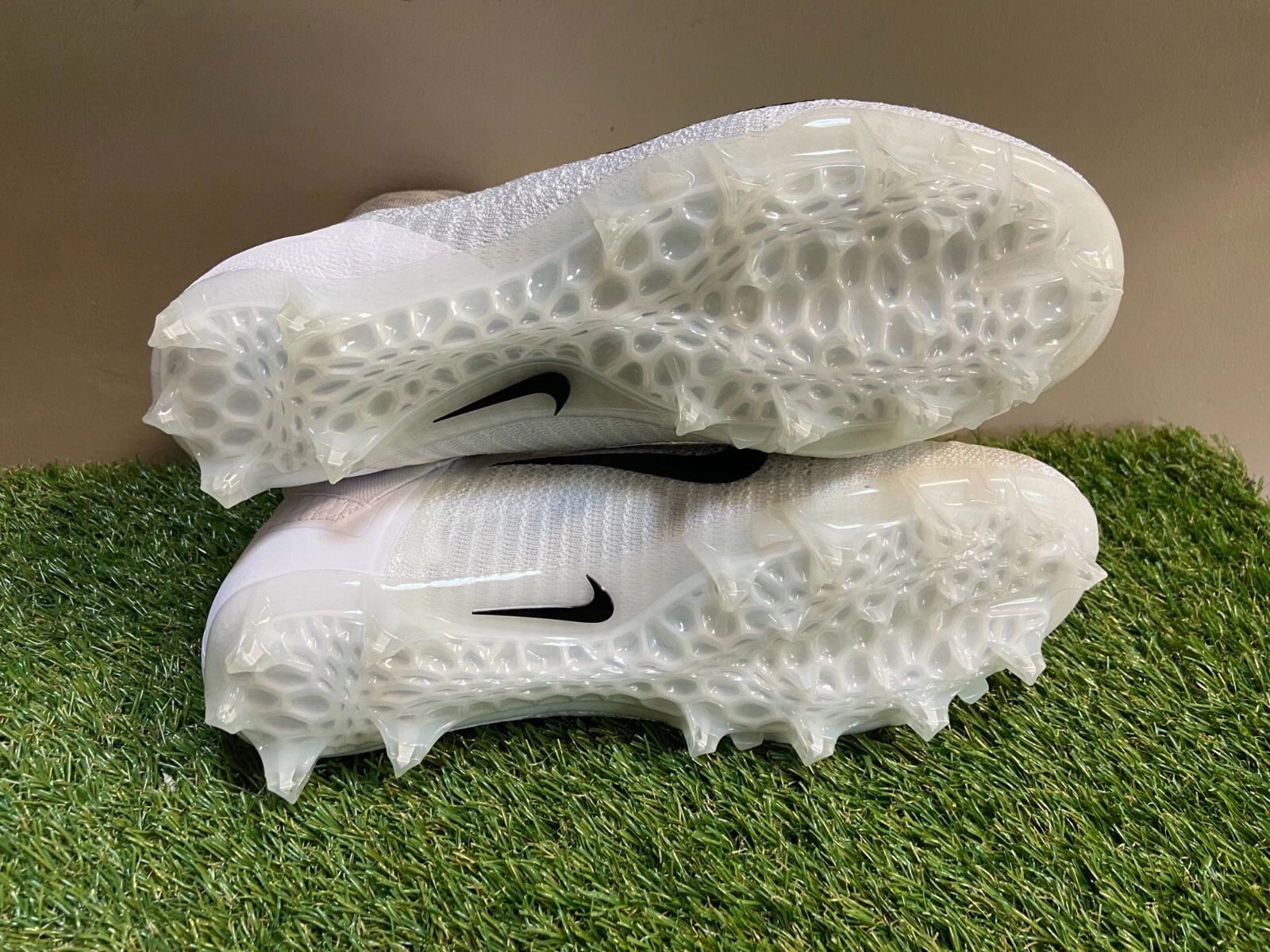 Nike Alpha Menace Elite 2 P Football Cleats White Men\'s 12 WIDE BV3298-100 NEW Nike Football Cleats Mens Size 12 Wide White Alpha Menace  main image 4