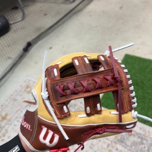 Wilson RH A2000 Softball Glove 12.5" (Used)