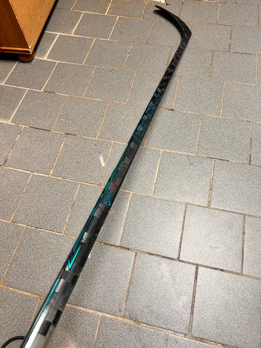 CCM Vizion 85 Flex Right Handed Hockey Stick P92 (New)