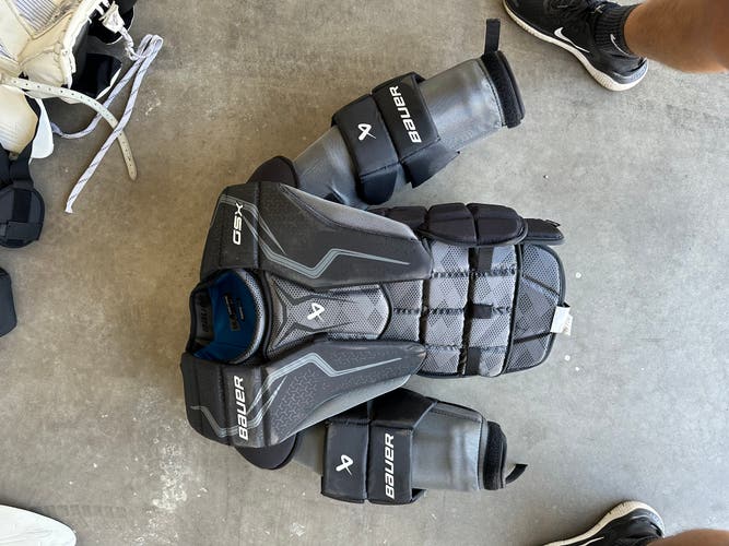 Large  Bauer GSX Goalie Chest Protector (Used)