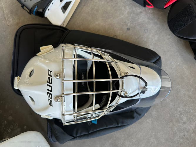 Senior Bauer 940 Goalie Mask (Used)