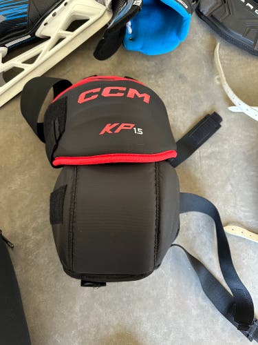 Ccm goalie knee pads