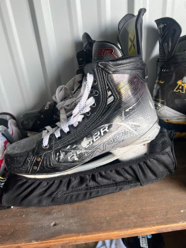 Bauer Vapor Hyperlite 2 Hockey Skates 9.5 (Used)