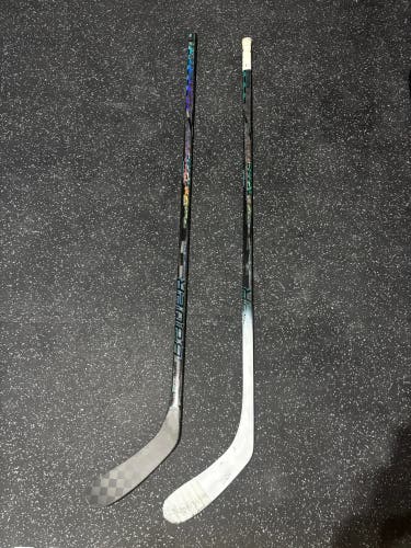 Intermediate Bauer Twitch Right Handed Hockey Stick P28 (New)
