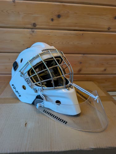 Senior 2024 Warrior Ritual R/F1 Goalie Mask S/M