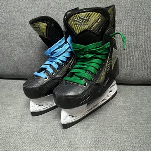 Junior True Catalyst 7 Hockey Skates Size 2