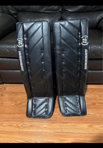 28" Warrior Ritual G4 Goalie Leg Pads (Used)