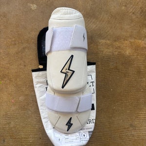Bruce bolt Elbow Guard