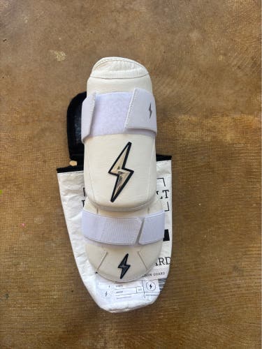 Bruce bolt Elbow Guard