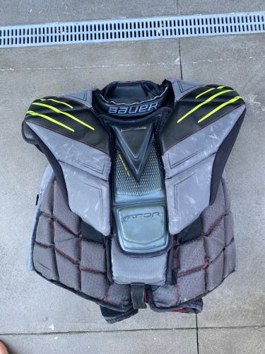 Small 2021 Bauer Vapor Hyperlite Pro Goalie Chest Protector (Used)