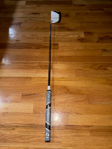 White TaylorMade Spider Gt Right Handed Putter 35" (Used)