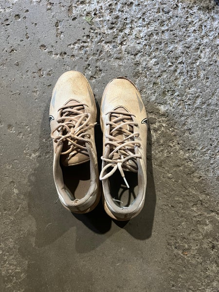 White Men's Size M 9.5 (W 10.5) Nike Low Top Molded Cleats (Used)