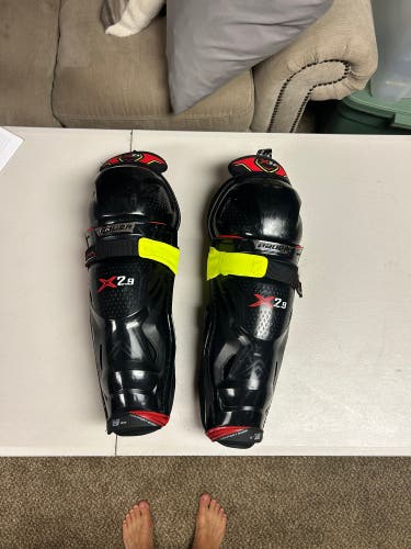 Senior Bauer Vapor X2.9 14" Shin Pads (Used)