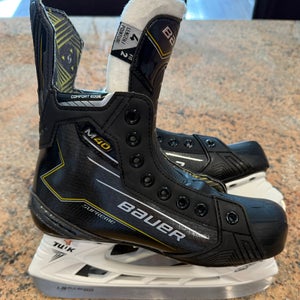 Bauer Supreme M40 Hockey Skates Size 4 (Used)