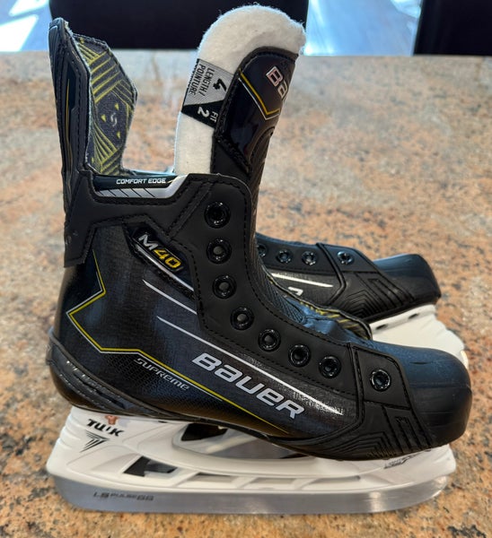 Bauer Supreme M40 Hockey Skates Size 4 (Used)