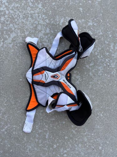 Youth Small / Medium Bauer Shoulder Pads (Used)