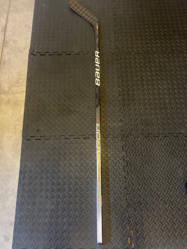 Senior Bauer Vapor Hyperlite Left Hand Hockey Stick P88M Pro Stock (Used)
