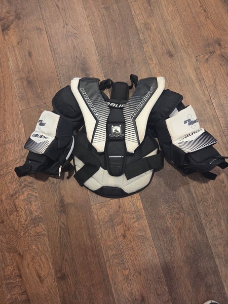 Youth Small / Medium Bauer Prodigy 3.0 Goalie Chest Protector (Used)