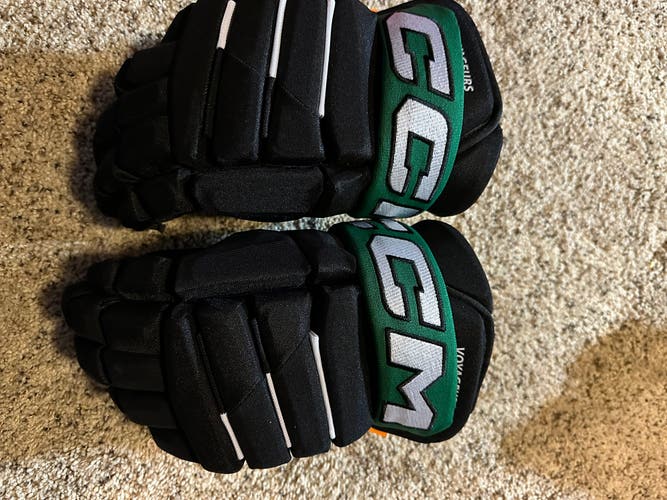 CCM 4-Roll Pro III Gloves 14" Pro Stock (New)
